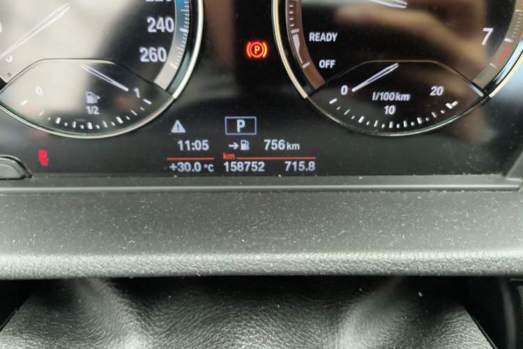 Used BMW X1 2019 sDrive20Li Leading Model Odometer Close Up