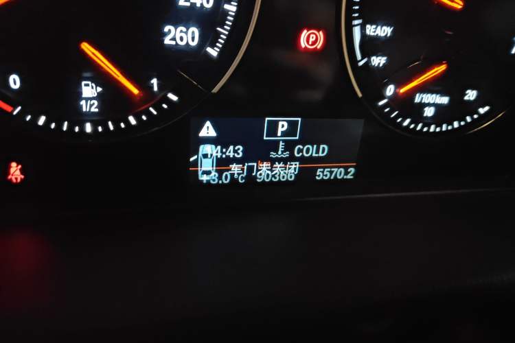 Used BMW X1 2019 sDrive18Li Fashion Model Odometer Close Up