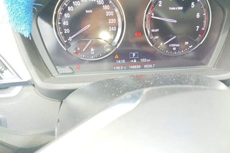 Used BMW X1 2019 sDrive18Li Fashion Model Odometer Close Up