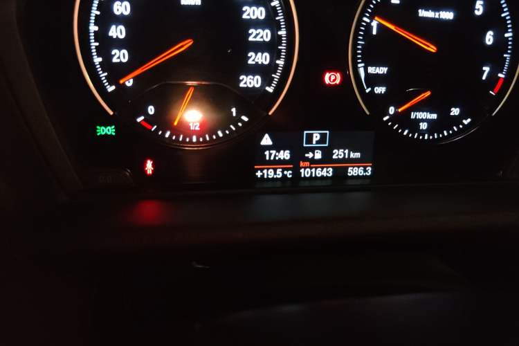 Used BMW X1 2019 sDrive20Li Leading Model Odometer Close Up