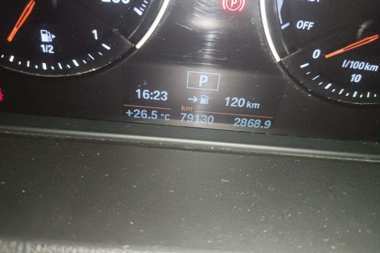 Used BMW X1 2019 sDrive18Li Premium Edition Odometer Close Up