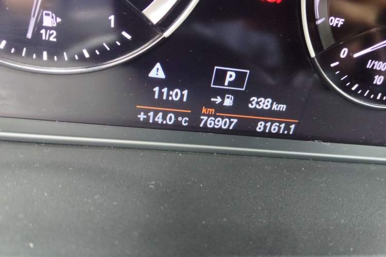 Used BMW X1 2019 sDrive20Li Leading Model Odometer Close Up