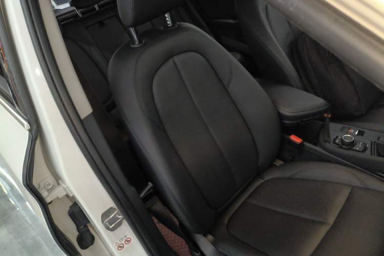 Used BMW X1 2019 sDrive20Li Leading Model Right Front Seat