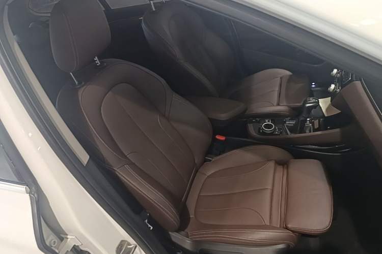 Used BMW X1 2019 sDrive18Li Premium Edition Right Front Seat