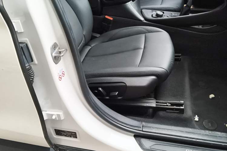 Used BMW X1 2019 sDrive20Li Leading Model Right Front Seat
