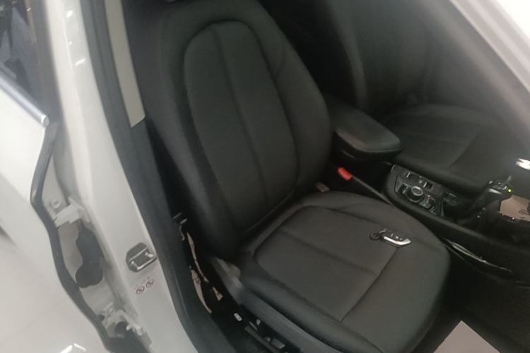 Used BMW X1 2019 sDrive20Li Leading Model Right Front Seat