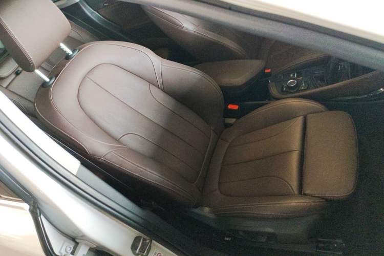 Used BMW X1 2019 sDrive18Li Premium Edition Right Front Seat
