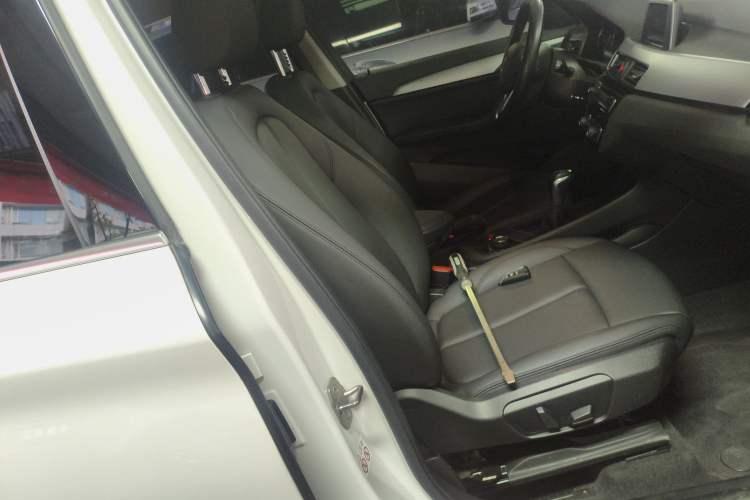 Used BMW X1 2019 sDrive20Li Leading Model Right Front Seat
