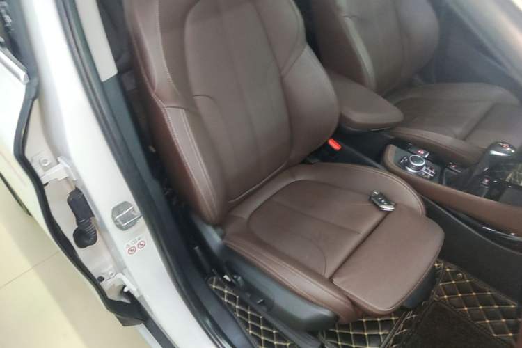 Used BMW X1 2019 xDrive20Li Luxury Model Right Front Seat