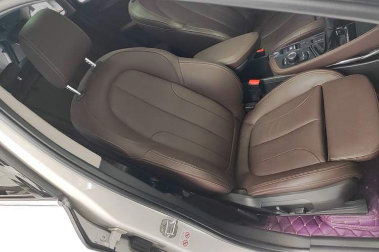 Used BMW X1 2019 sDrive18Li Premium Edition Right Front Seat