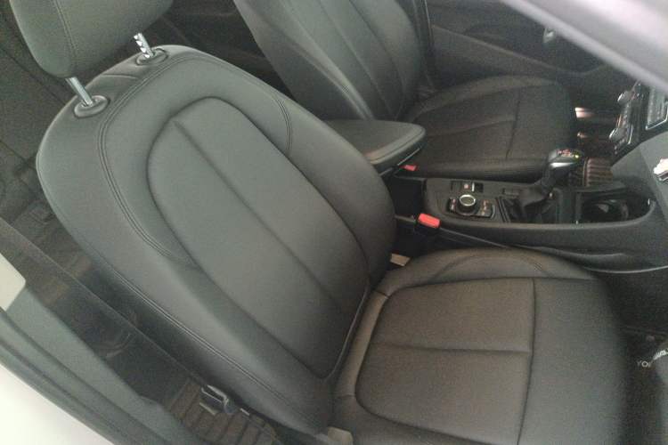 Used BMW X1 2019 sDrive20Li Leading Model Right Front Seat