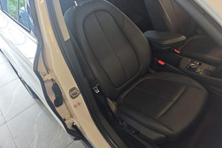 Used BMW X1 2019 sDrive20Li Leading Model Right Front Seat