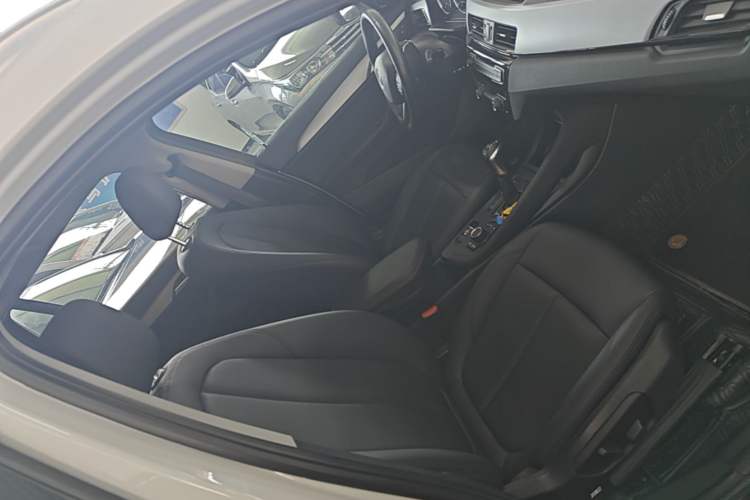 Used BMW X1 2019 sDrive20Li Leading Model Right Front Seat