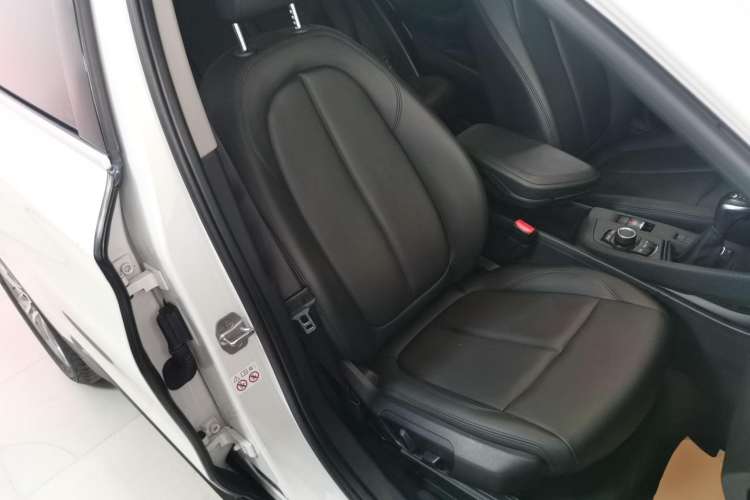 Used BMW X1 2019 sDrive20Li Leading Model Right Front Seat