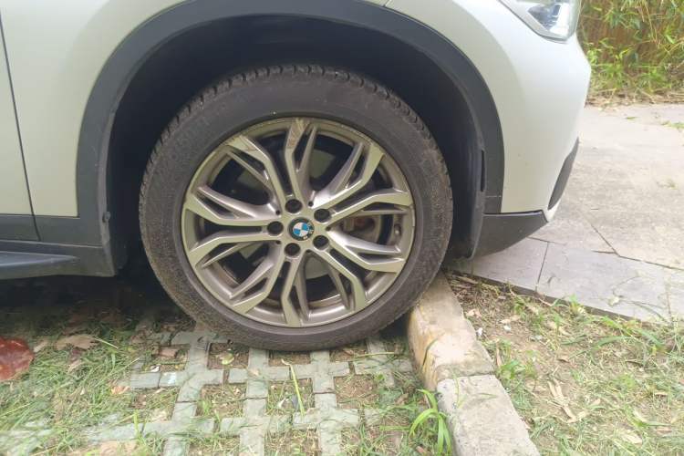 Used BMW X1 2019 sDrive20Li Leading Model Right Front Wheel Hub