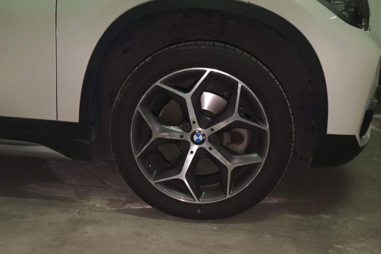 Used BMW X1 2019 xDrive20Li Luxury Model Right Front Wheel Hub