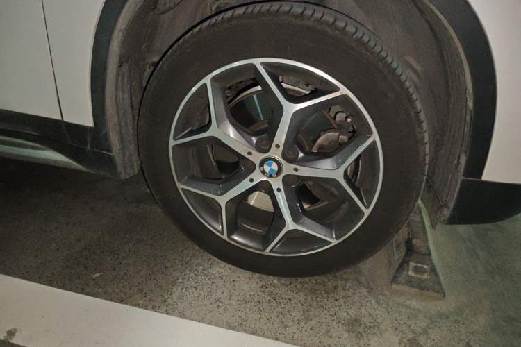 Used BMW X1 2019 xDrive20Li Luxury Model Right Front Wheel Hub