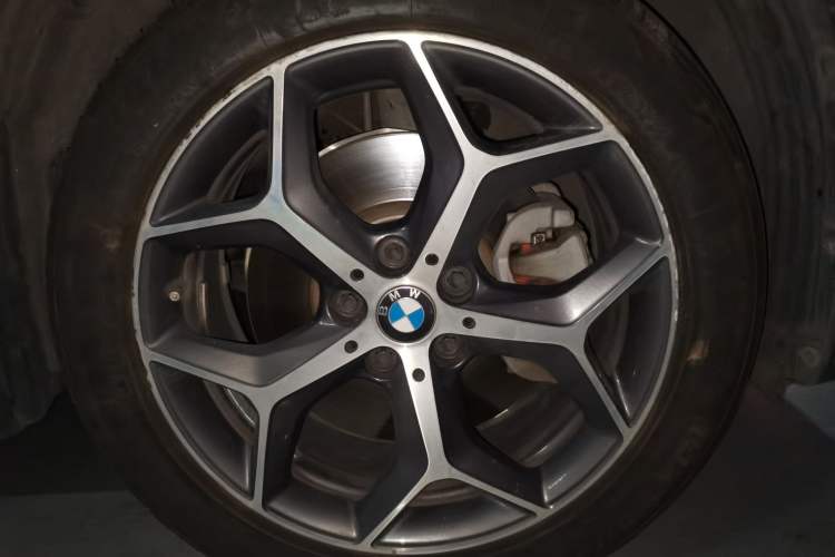 Used BMW X1 2019 xDrive20Li Luxury Model Right Front Wheel Hub