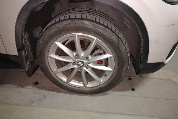 Used BMW X1 2019 sDrive18Li Fashion Model Right Front Wheel Hub