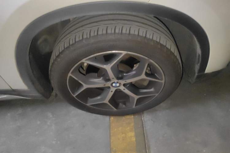 Used BMW X1 2019 xDrive20Li Luxury Model Right Front Wheel Hub