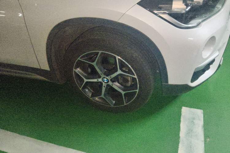 Used BMW X1 2019 xDrive20Li Luxury Model Right Front Wheel Hub