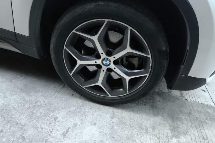 Used BMW X1 2019 xDrive20Li Luxury Model Right Front Wheel Hub