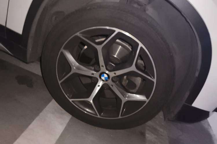 Used BMW X1 2019 xDrive20Li Luxury Model Right Front Wheel Hub