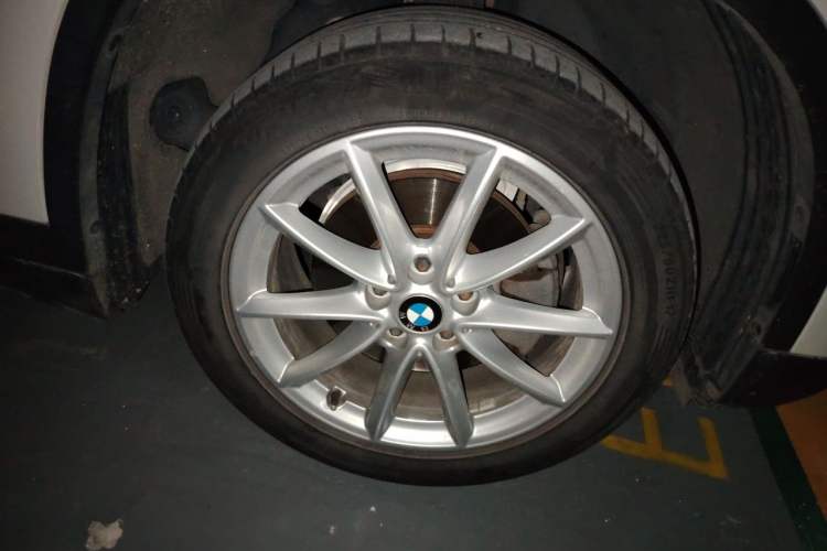 Used BMW X1 2019 sDrive18Li Fashion Model Right Front Wheel Hub
