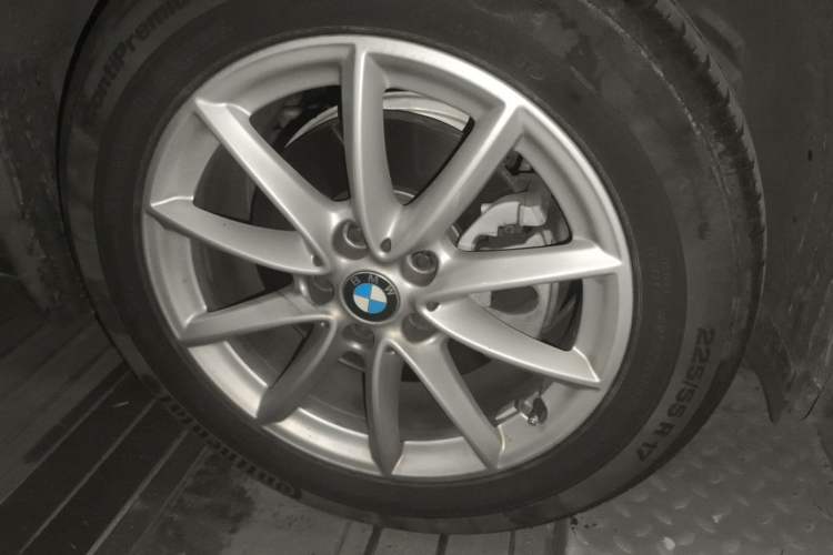 Used BMW X1 2019 sDrive18Li Fashion Model Right Front Wheel Hub