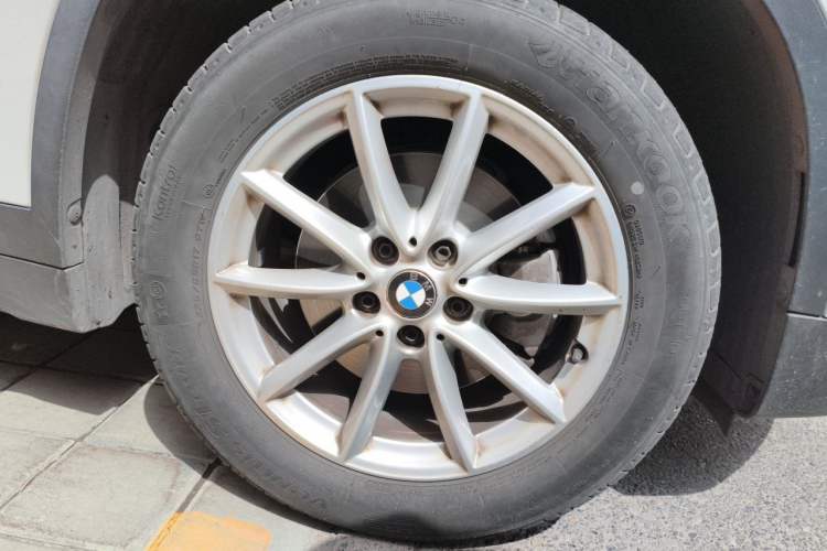 Used BMW X1 2019 sDrive18Li Fashion Model Right Front Wheel Hub