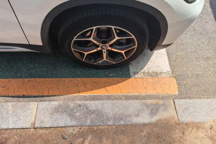 Used BMW X1 2019 sDrive18Li Premium Edition Right Front Wheel Hub