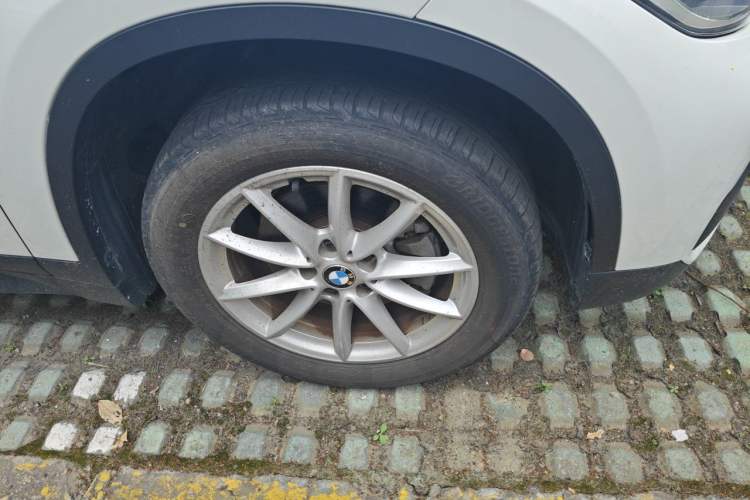 Used BMW X1 2019 sDrive18Li Fashion Model Right Front Wheel Hub