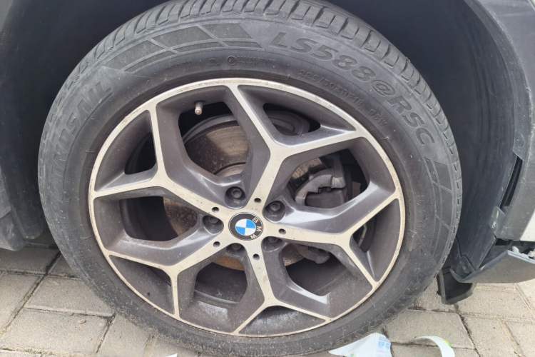 Used BMW X1 2019 sDrive18Li Premium Edition Right Front Wheel Hub