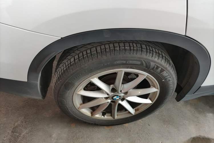 Used BMW X1 2019 sDrive18Li Fashion Model Right Rear Wheel Hub