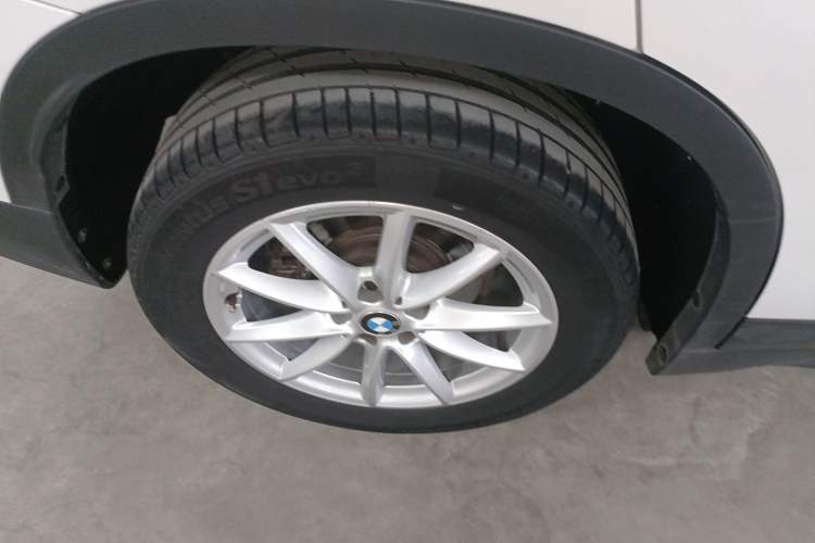Used BMW X1 2019 sDrive18Li Fashion Model Right Rear Wheel Hub