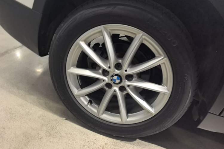 Used BMW X1 2019 sDrive18Li Fashion Model Right Rear Wheel Hub