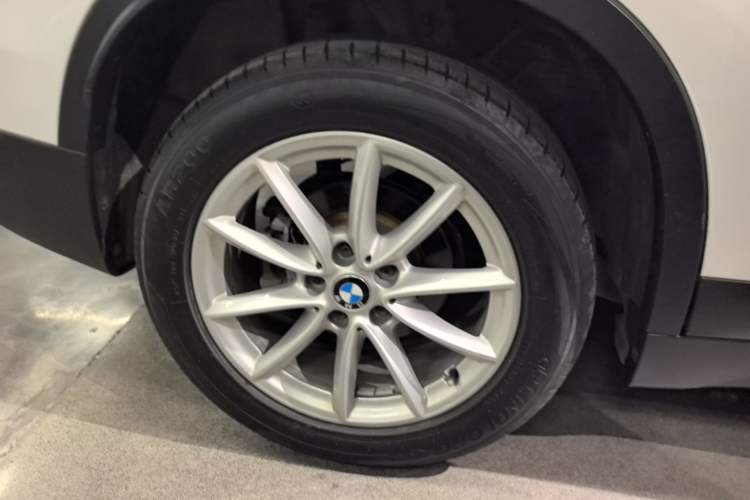 Used BMW X1 2019 sDrive18Li Fashion Model Right Rear Wheel Hub