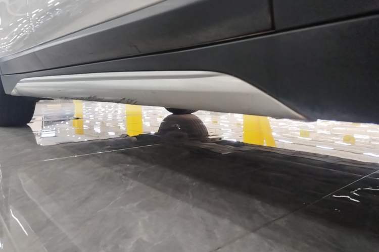 Used BMW X1 2019 sDrive18Li Premium Edition Right Side Sill