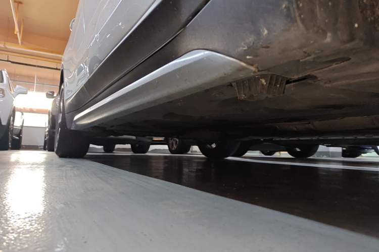 Used BMW X1 2019 sDrive18Li Premium Edition Right Side Sill