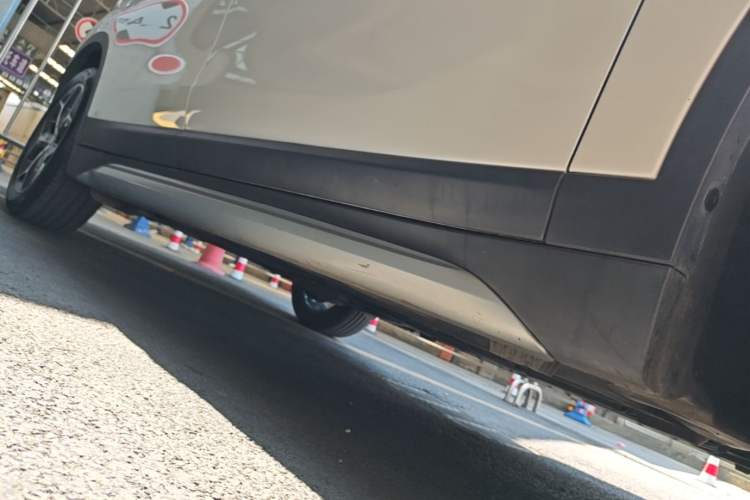 Used BMW X1 2019 sDrive18Li Premium Edition Right Side Sill