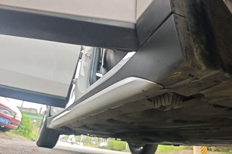 Used BMW X1 2019 sDrive18Li Premium Edition Right Side Sill