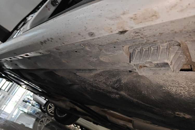 Used BMW X1 2019 sDrive18Li Premium Edition Right Side Sill