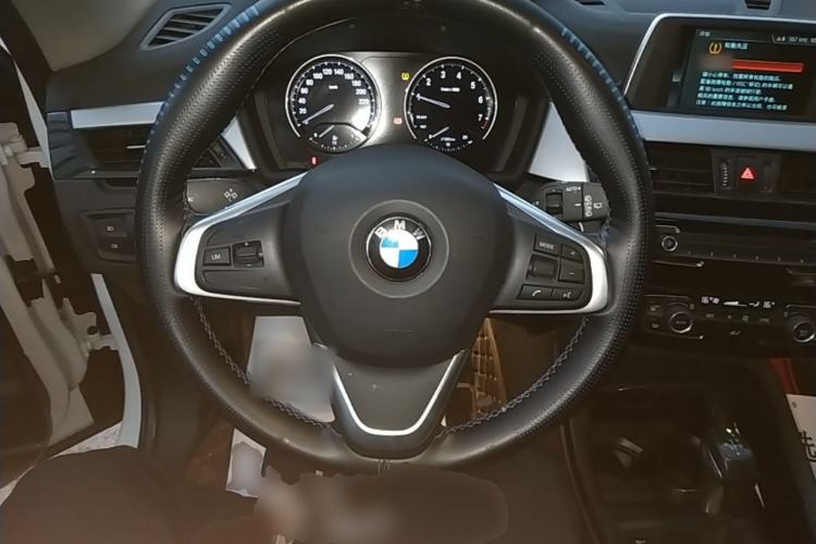 Used BMW X1 2019 sDrive18Li Fashion Model Steering Wheel