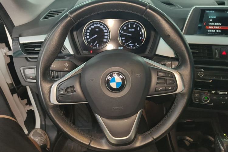 Used BMW X1 2019 sDrive18Li Fashion Model Steering Wheel