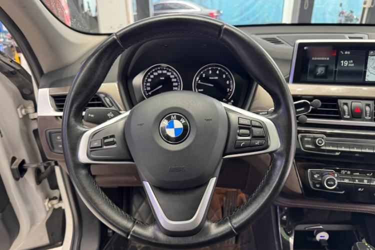 Used BMW X1 2019 xDrive20Li Luxury Model Steering Wheel
