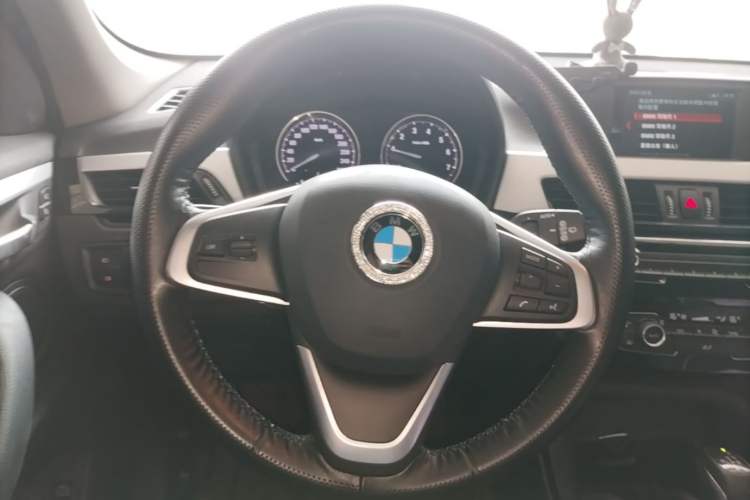 Used BMW X1 2019 sDrive18Li Fashion Model Steering Wheel