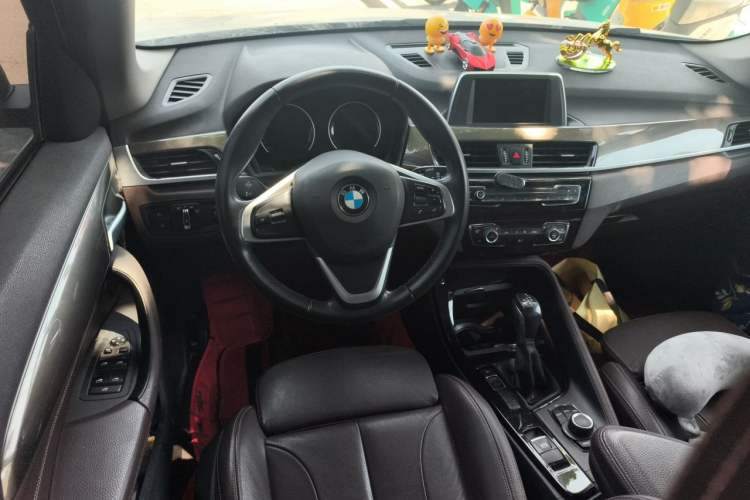 Used BMW X1 2019 sDrive18Li Premium Edition Steering Wheel