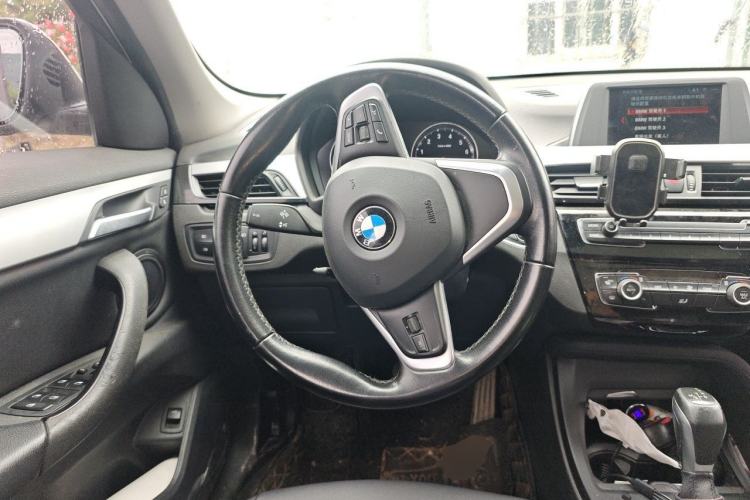 Used BMW X1 2019 sDrive18Li Fashion Model Steering Wheel