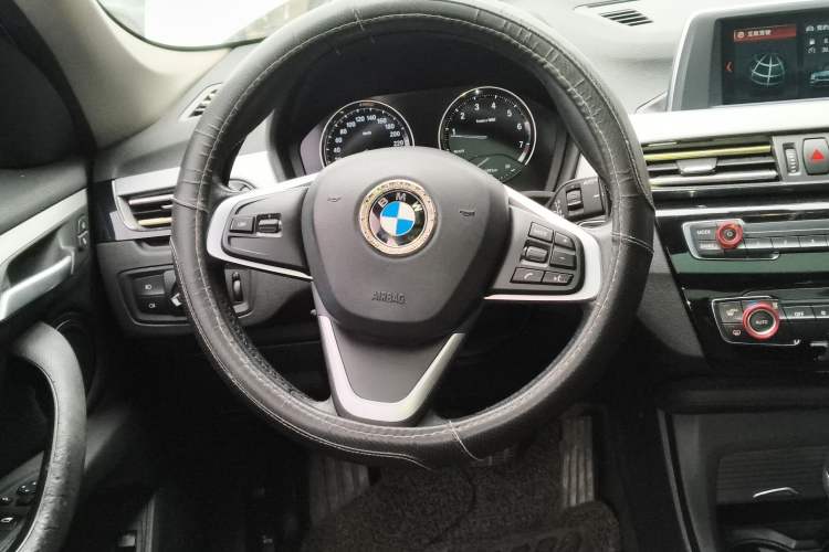 Used BMW X1 2019 sDrive20Li Leading Model Steering Wheel