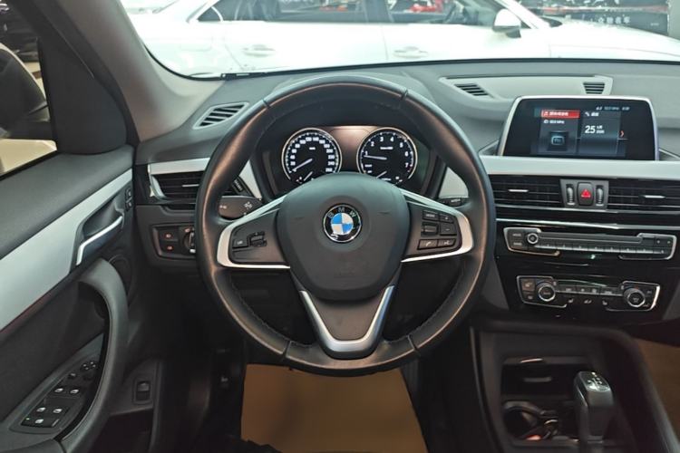 Used BMW X1 2019 sDrive20Li Leading Model Steering Wheel